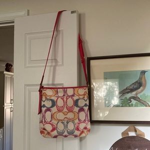 Coach purse.. lightly used… shoulder bag